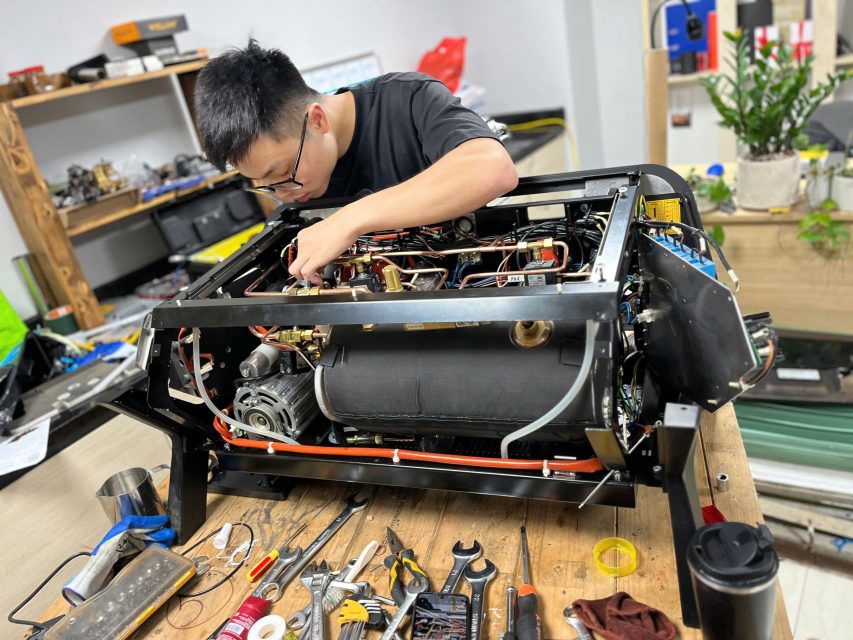 KĨ thuật viên chuyên nghiệp