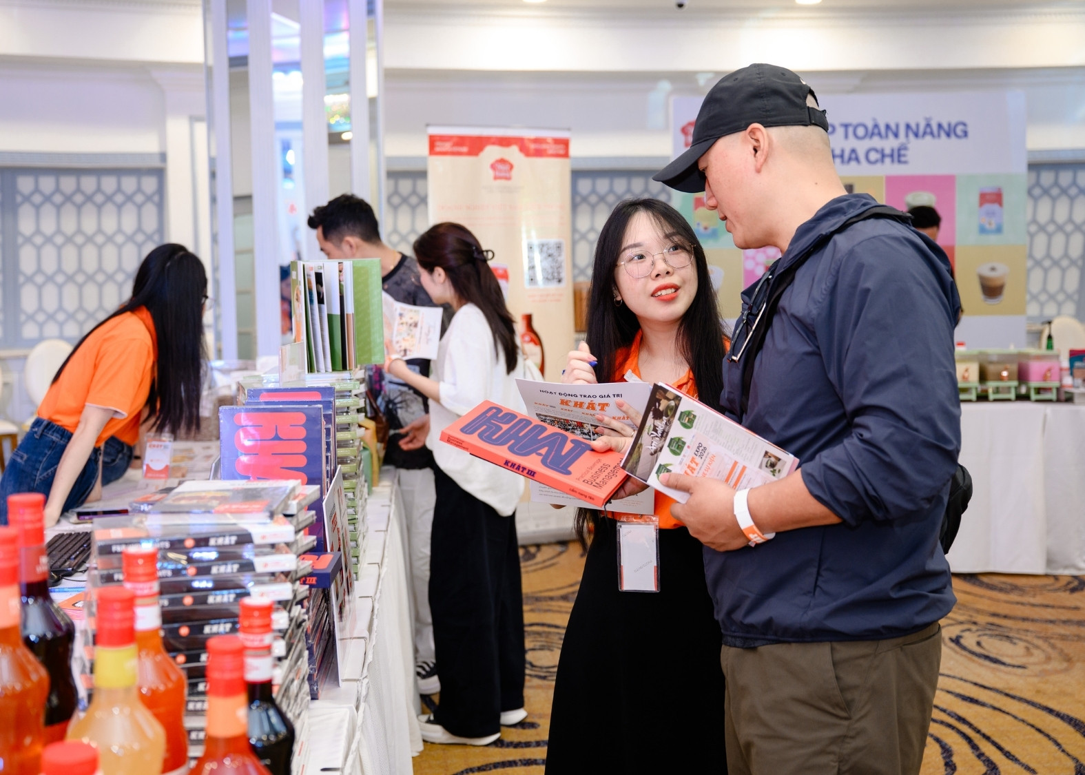 Ra mắt sách KHÁT III